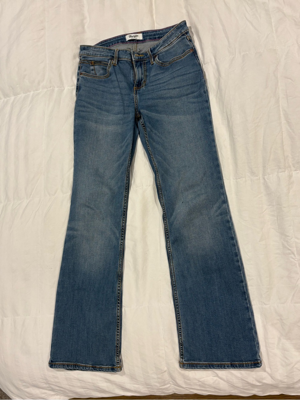 Wrangler Retro Women's Mid-Rise Flared Jeans in Medium Blue